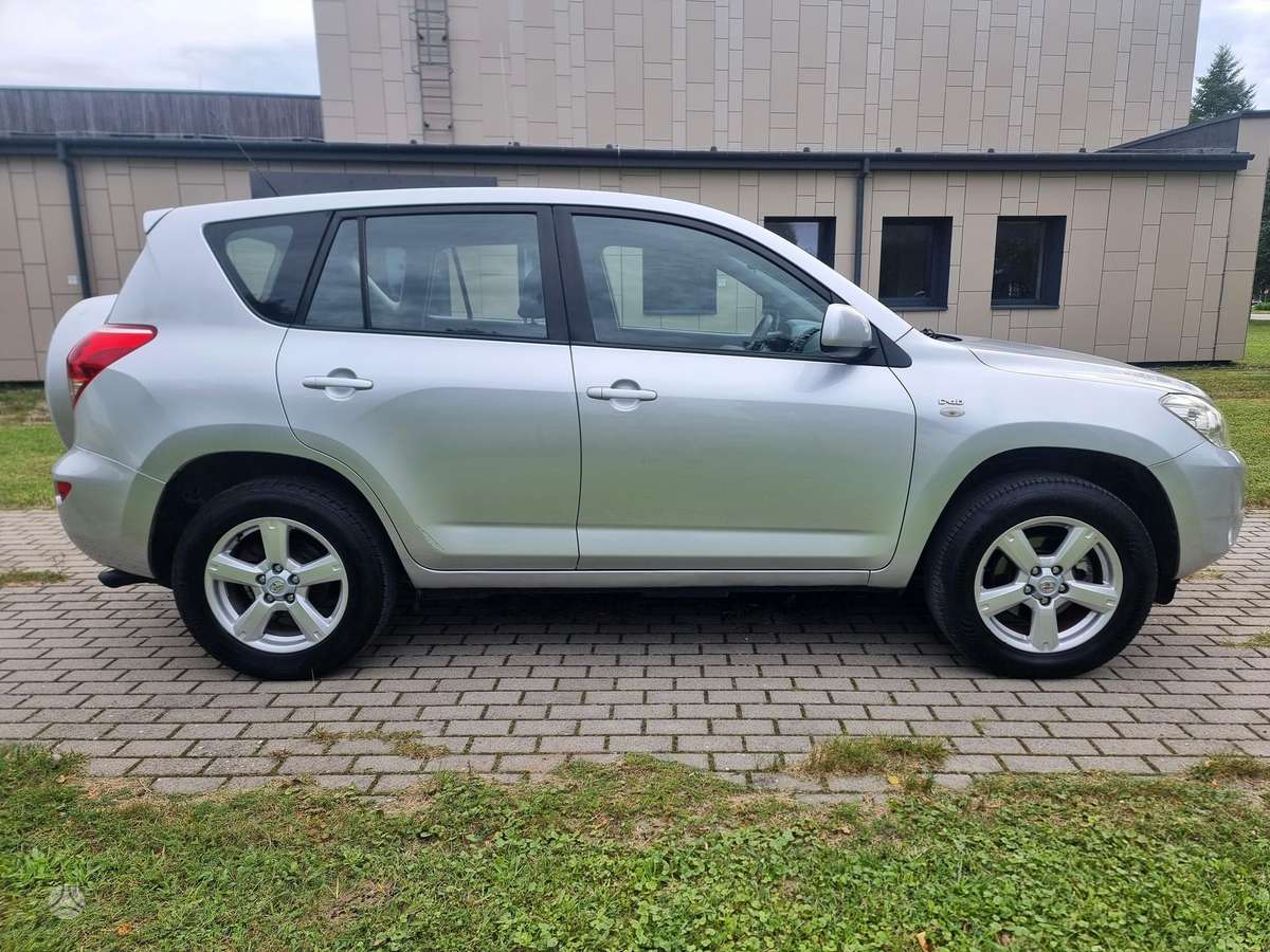 Toyota RAV4 - 4