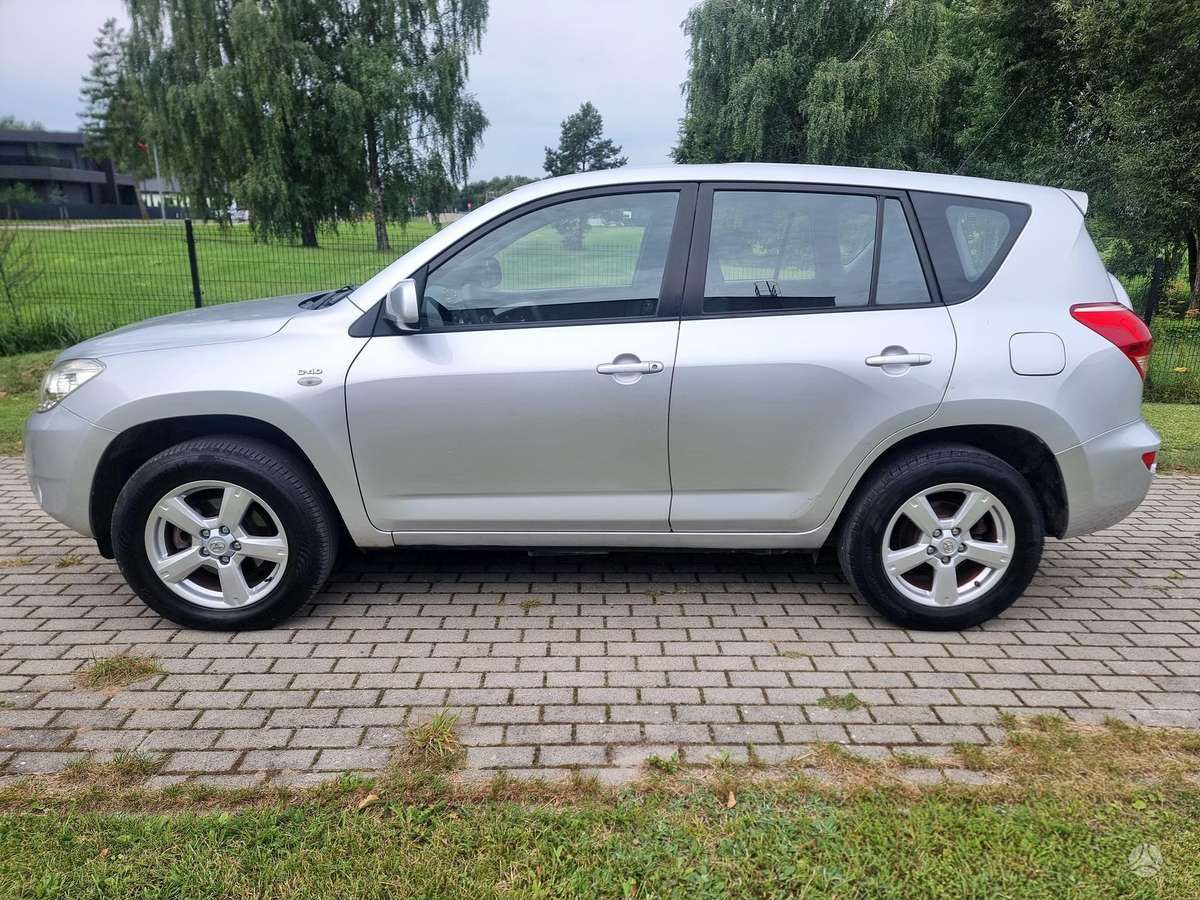 Toyota RAV4 - 6
