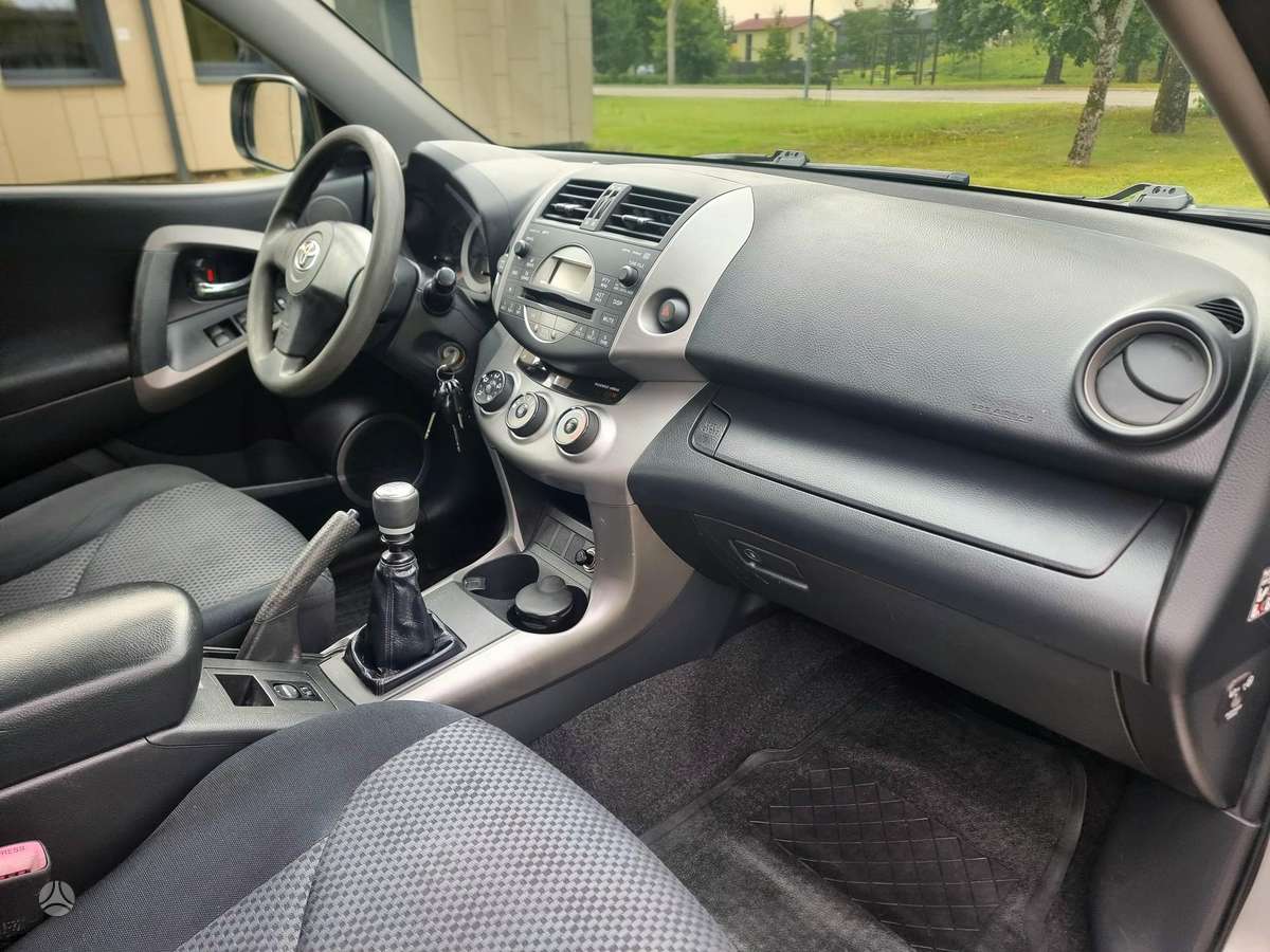 Toyota RAV4 - 12
