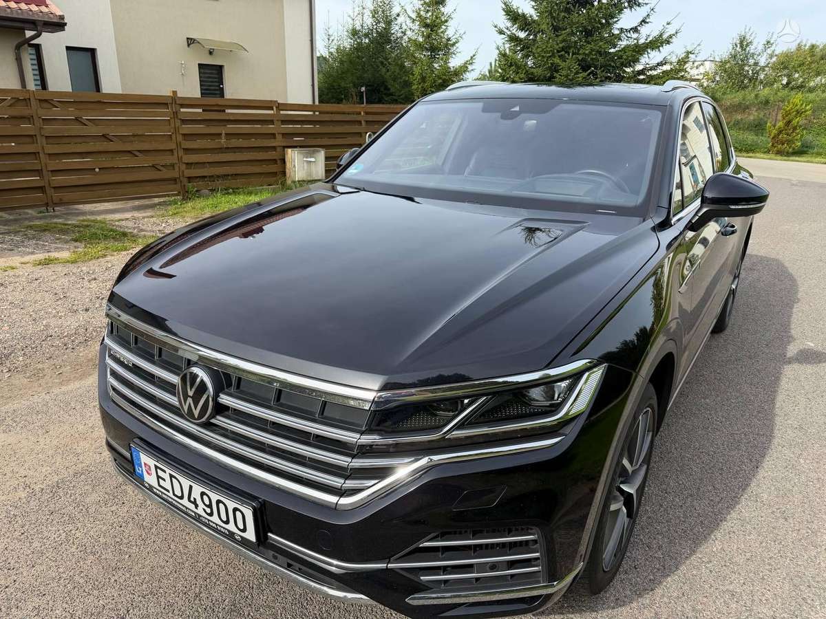 Volkswagen Touareg - 1