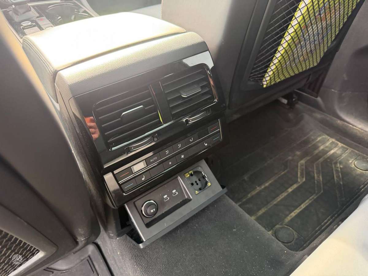 Volkswagen Touareg - 7