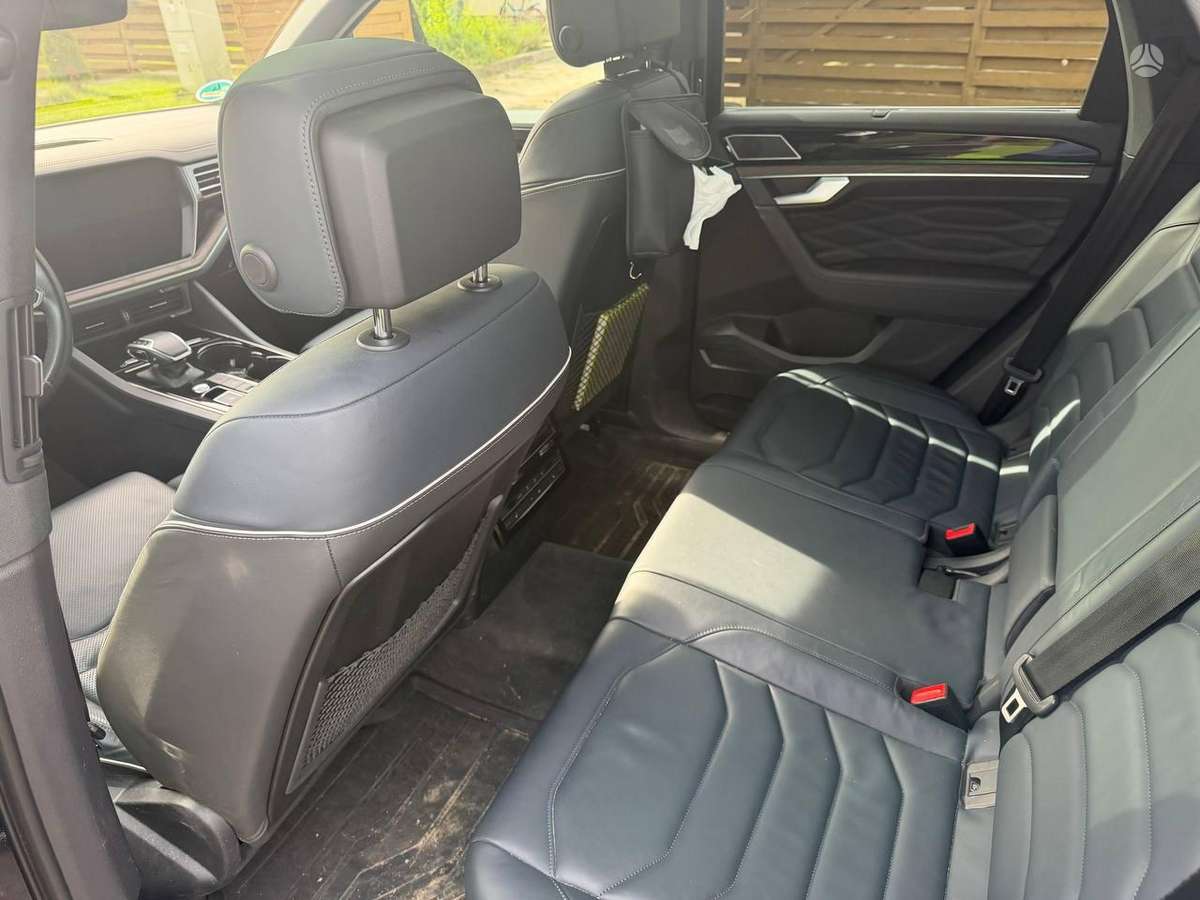 Volkswagen Touareg - 8