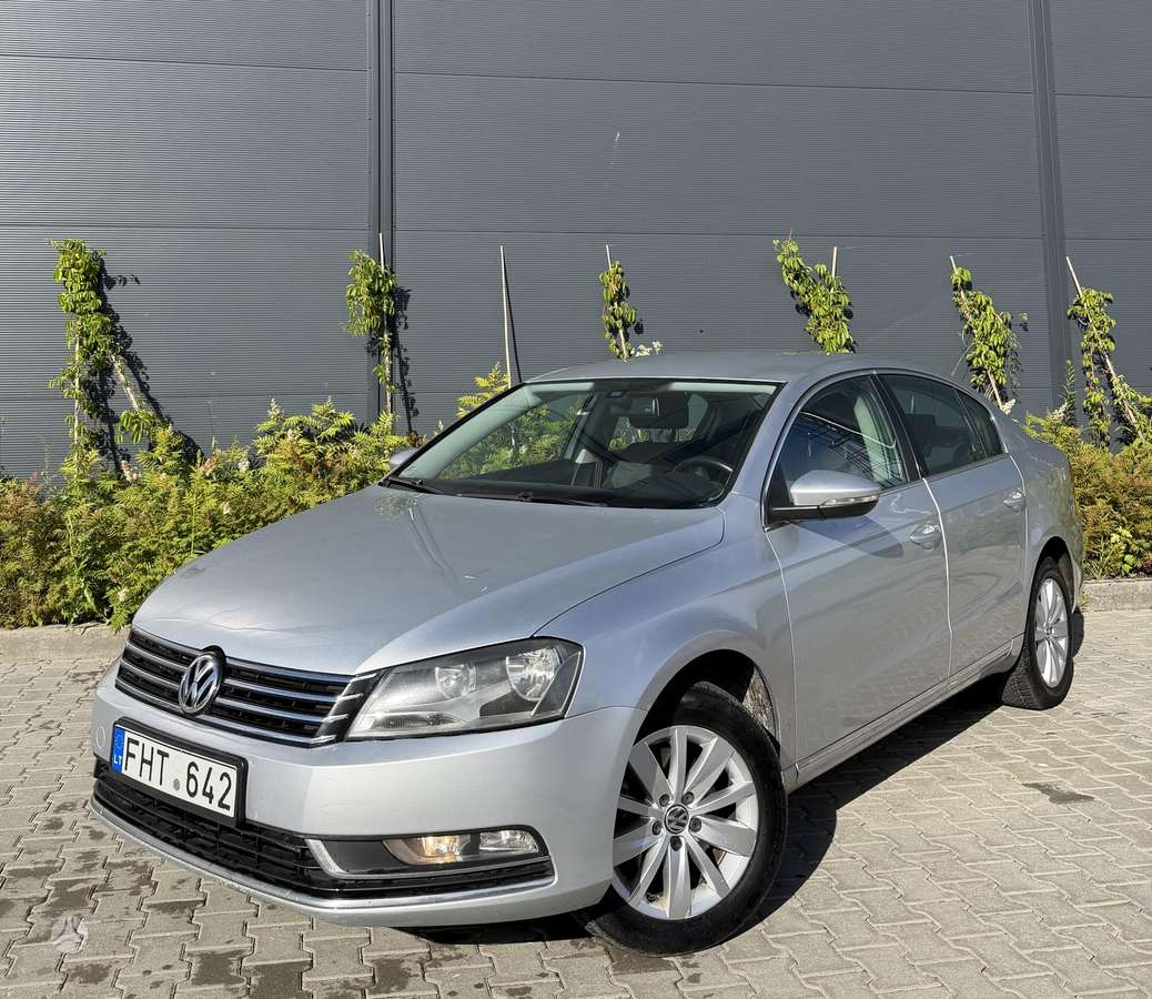 Volkswagen Passat - 2