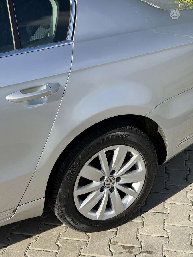 Volkswagen Passat - 5