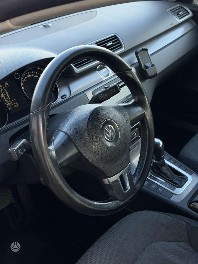 Volkswagen Passat - 6