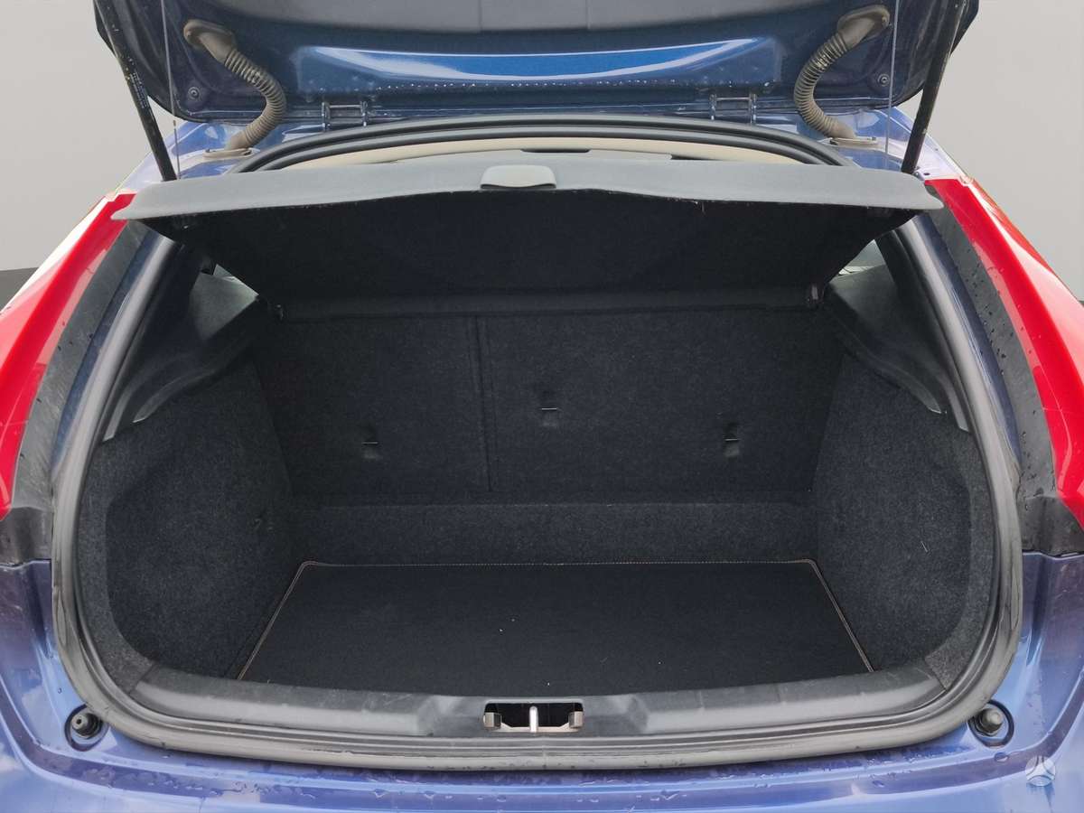 Volvo V40, 2.0 l., Хэтчбек