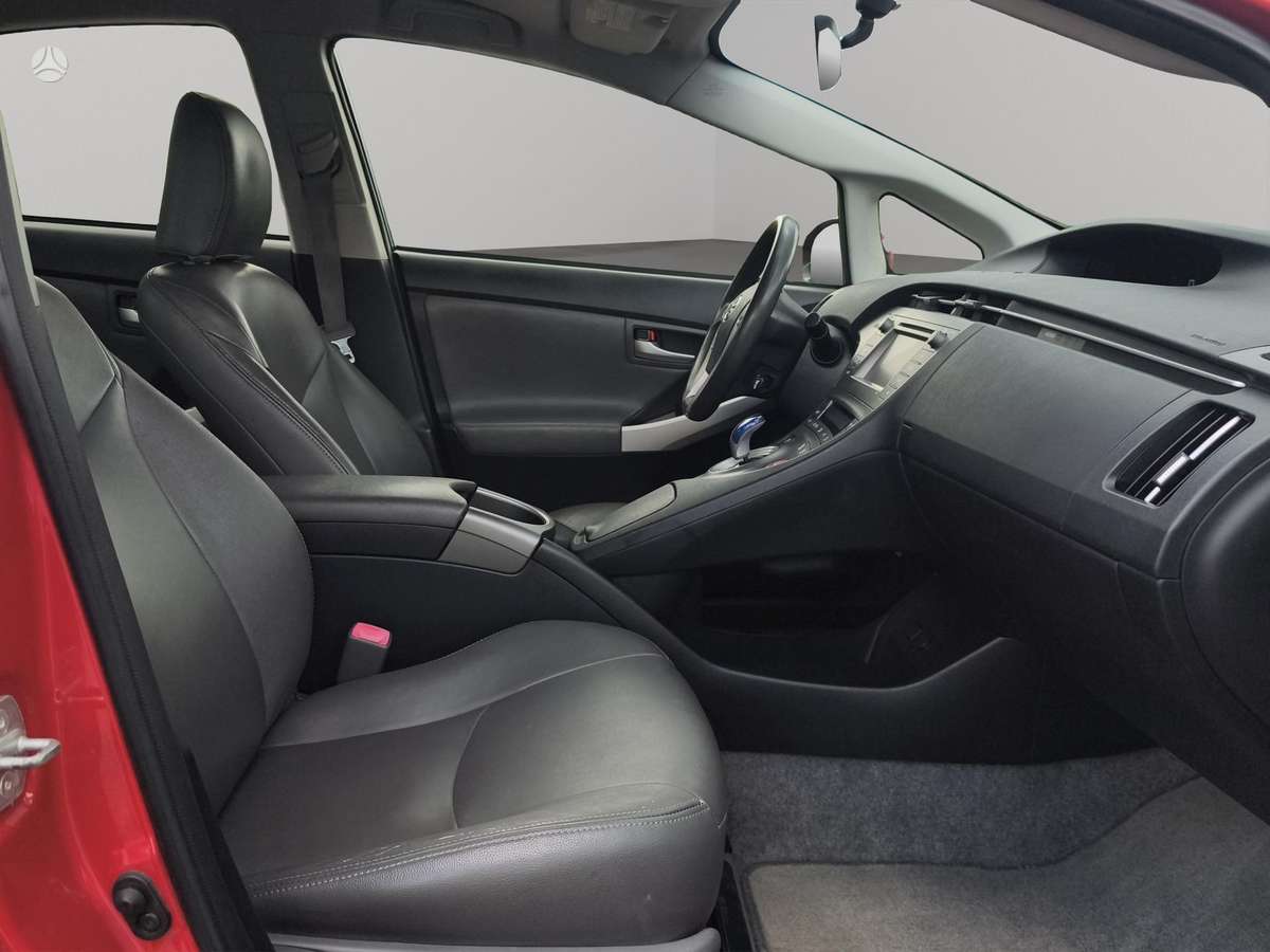 Toyota Prius, 1.8 l., hatchback