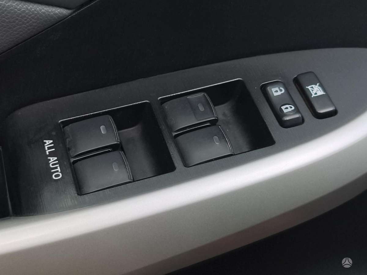 Toyota Prius, 1.8 l., hatchback