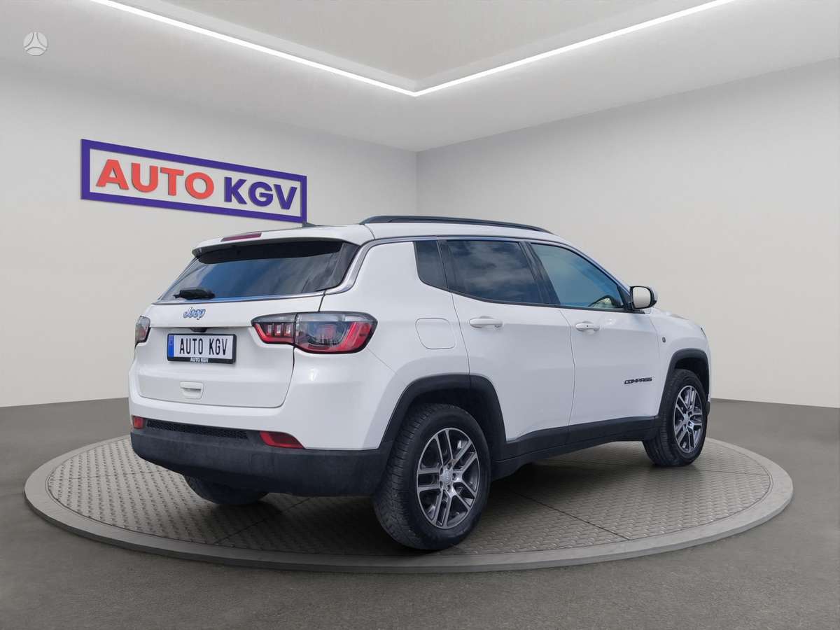 Jeep Compass, 2.4 l., off-road / crossover