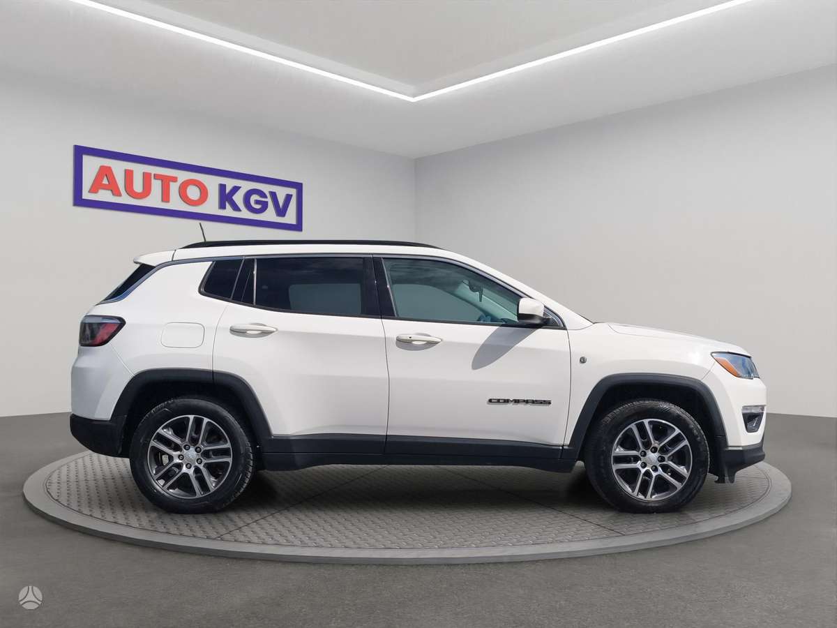 Jeep Compass, 2.4 l., off-road / crossover