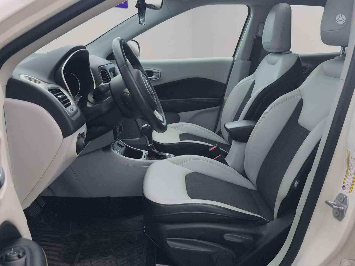 Jeep Compass, 2.4 l., off-road / crossover