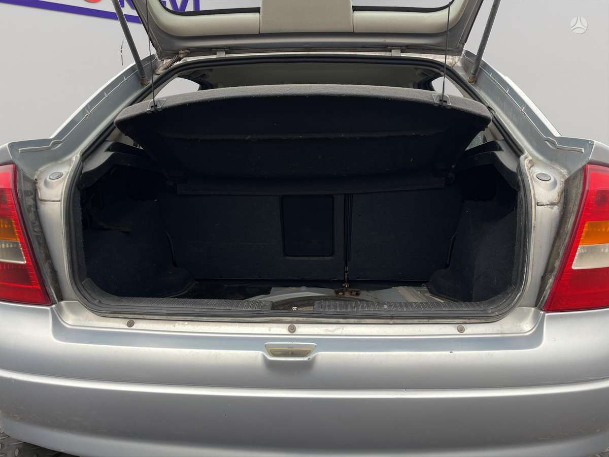 Opel Astra, 2.0 l., hatchback