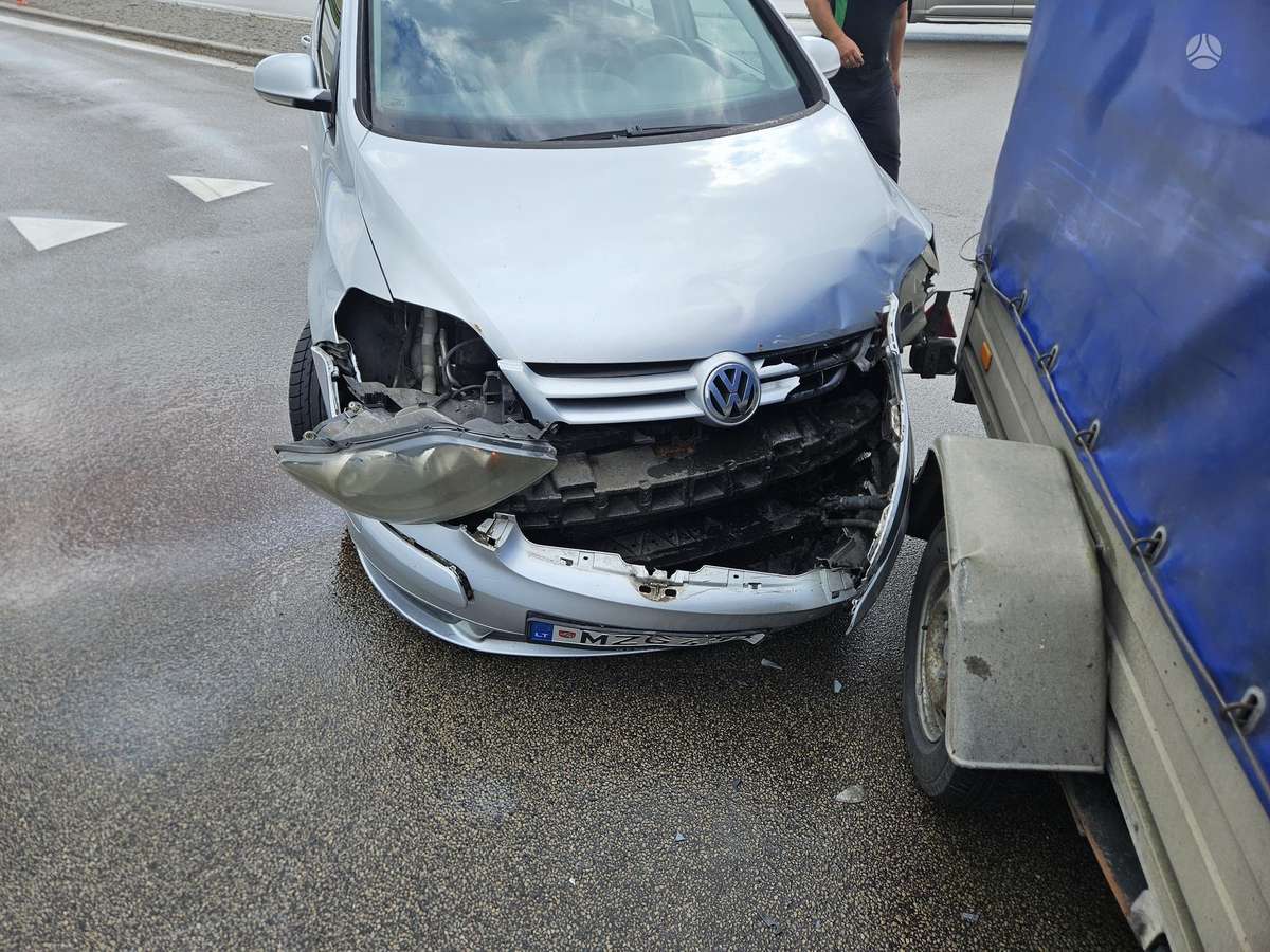 Volkswagen Golf Plus - 1