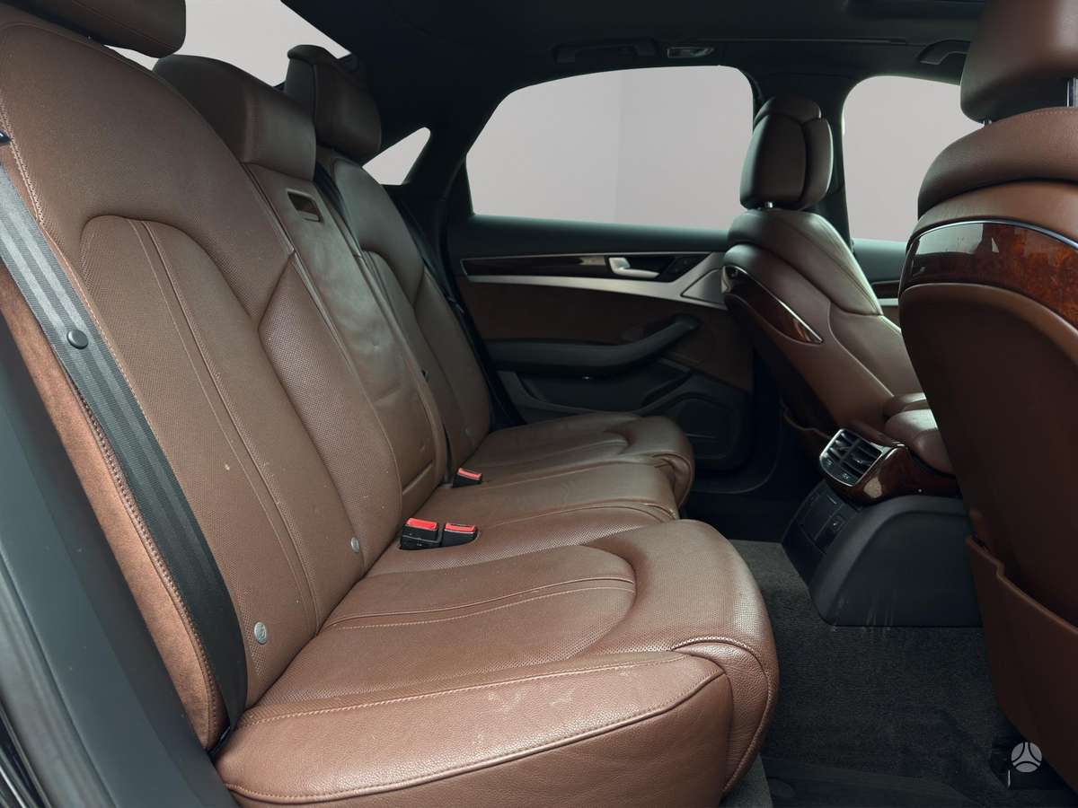 Audi A8, 3.0 l., Седан