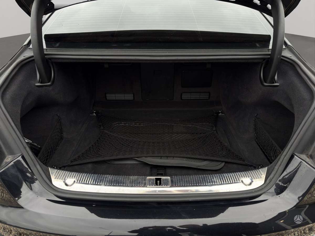 Audi A8, 3.0 l., Седан