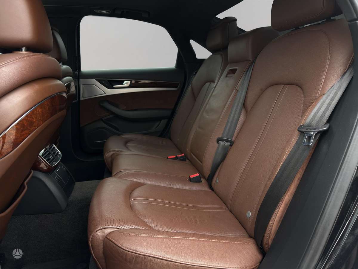 Audi A8, 3.0 l., Седан