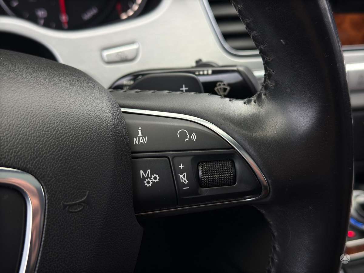 Audi A8, 3.0 l., Седан