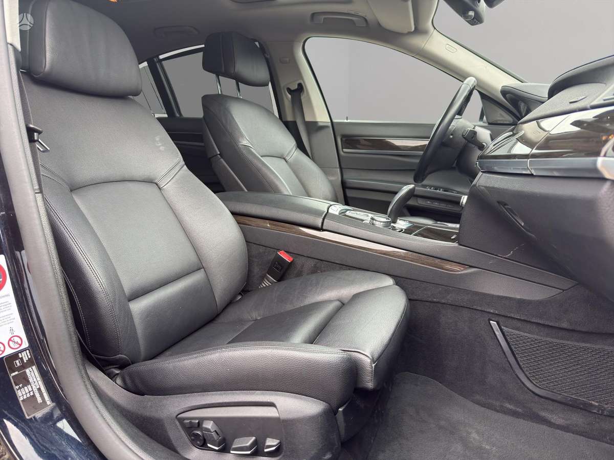 BMW 740, 3.0 l., Седан