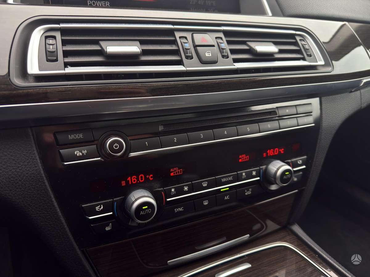 BMW 740, 3.0 l., Седан