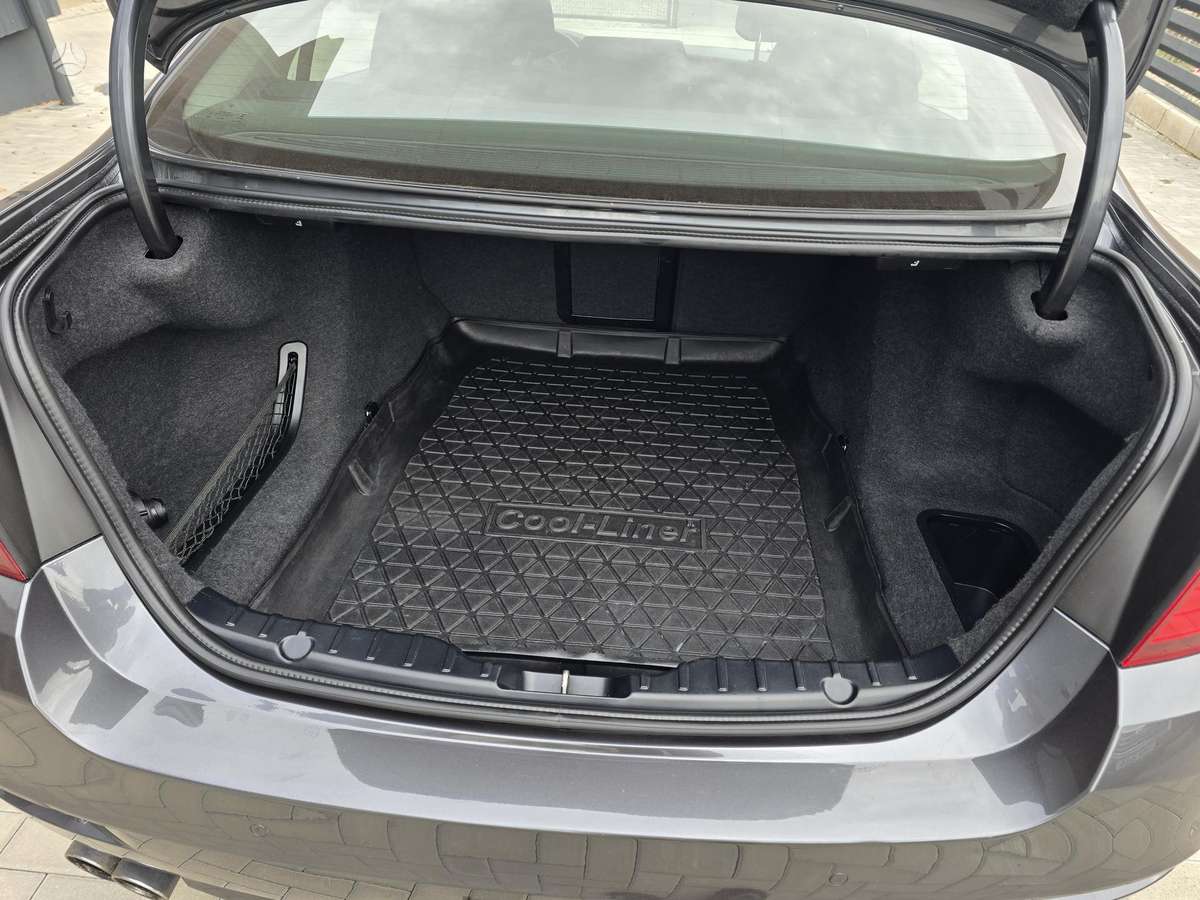 BMW 520, 2.0 l., Седан