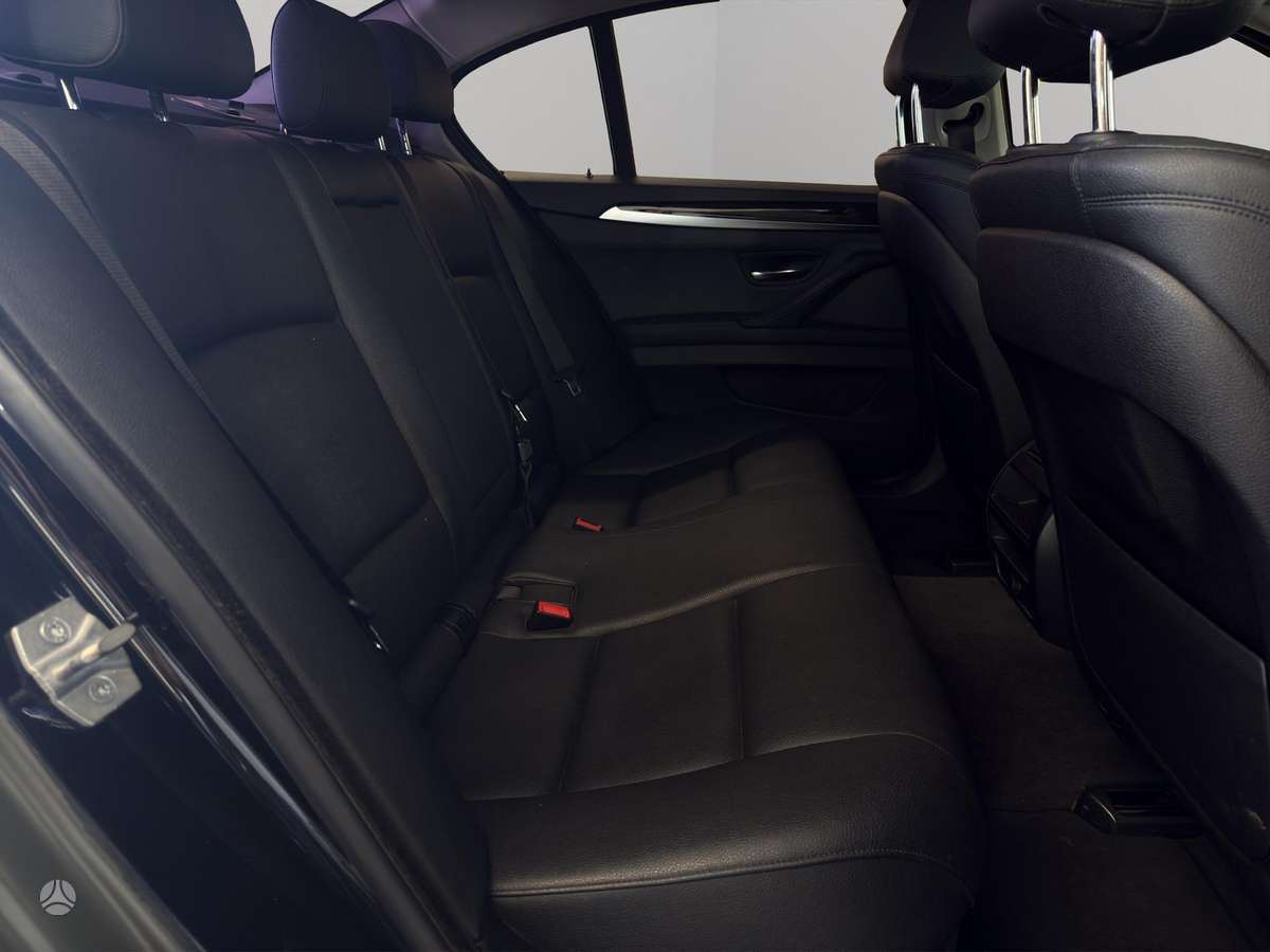 BMW 528, 2.0 l., Седан
