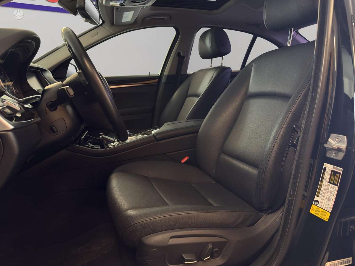 BMW 528, 2.0 l., Седан