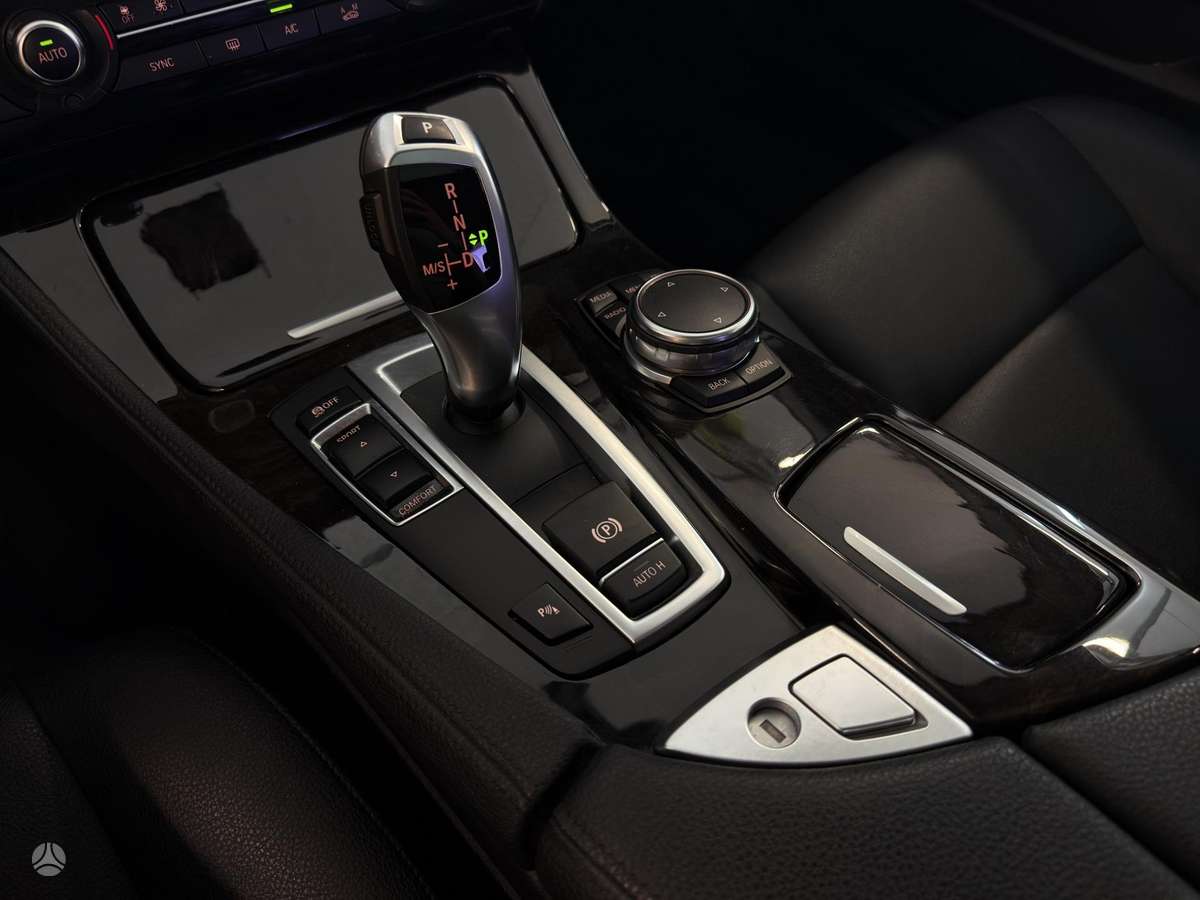 BMW 528, 2.0 l., Седан