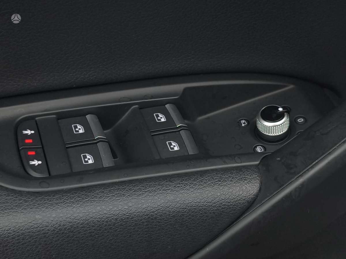 Audi Q5, 2.0 l., off-road / crossover