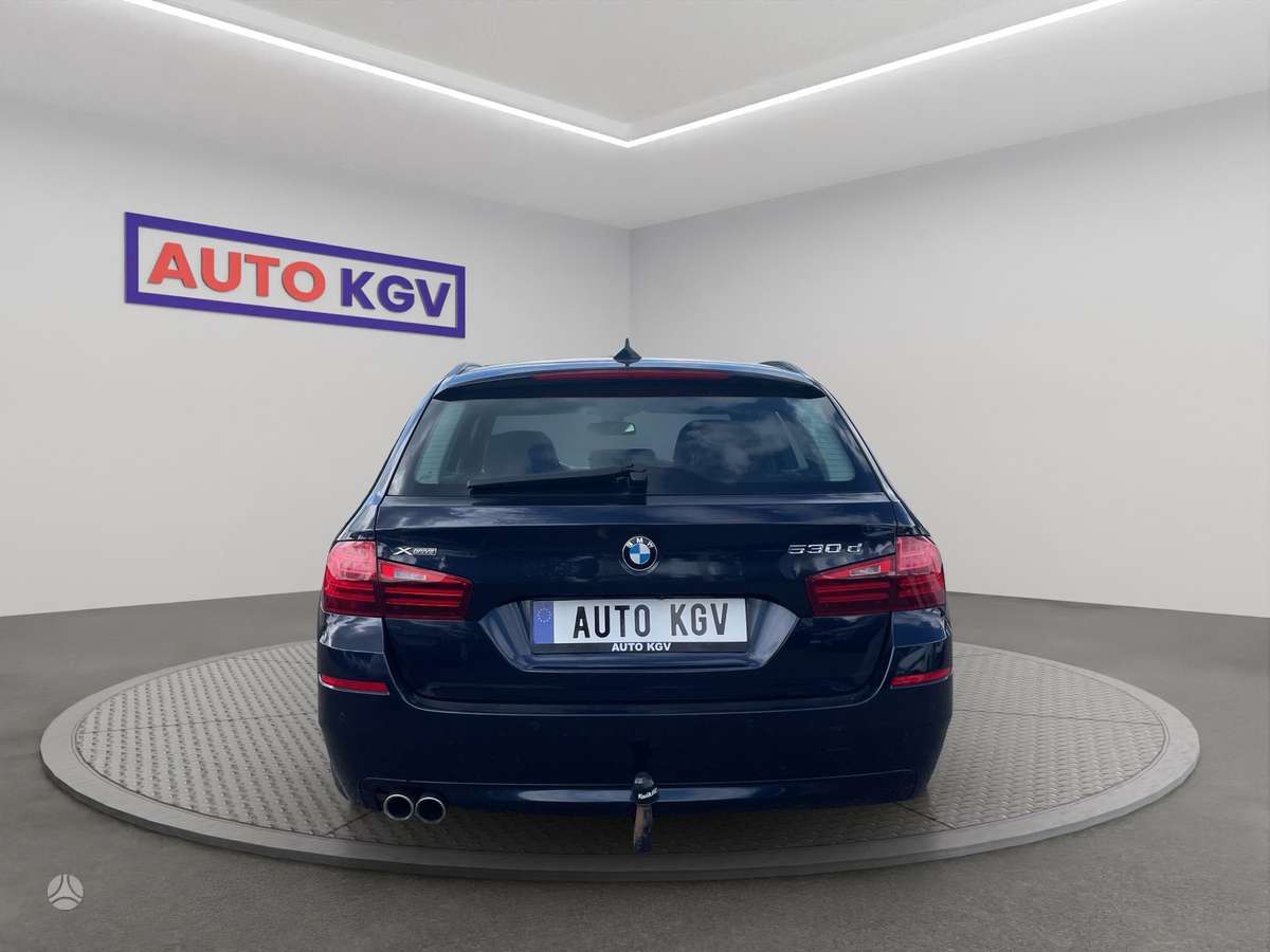 BMW 530, universalas