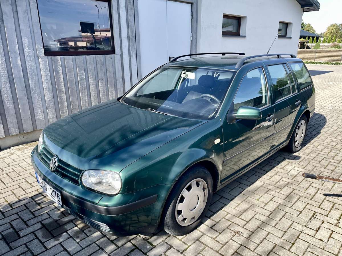 Volkswagen Golf - 1