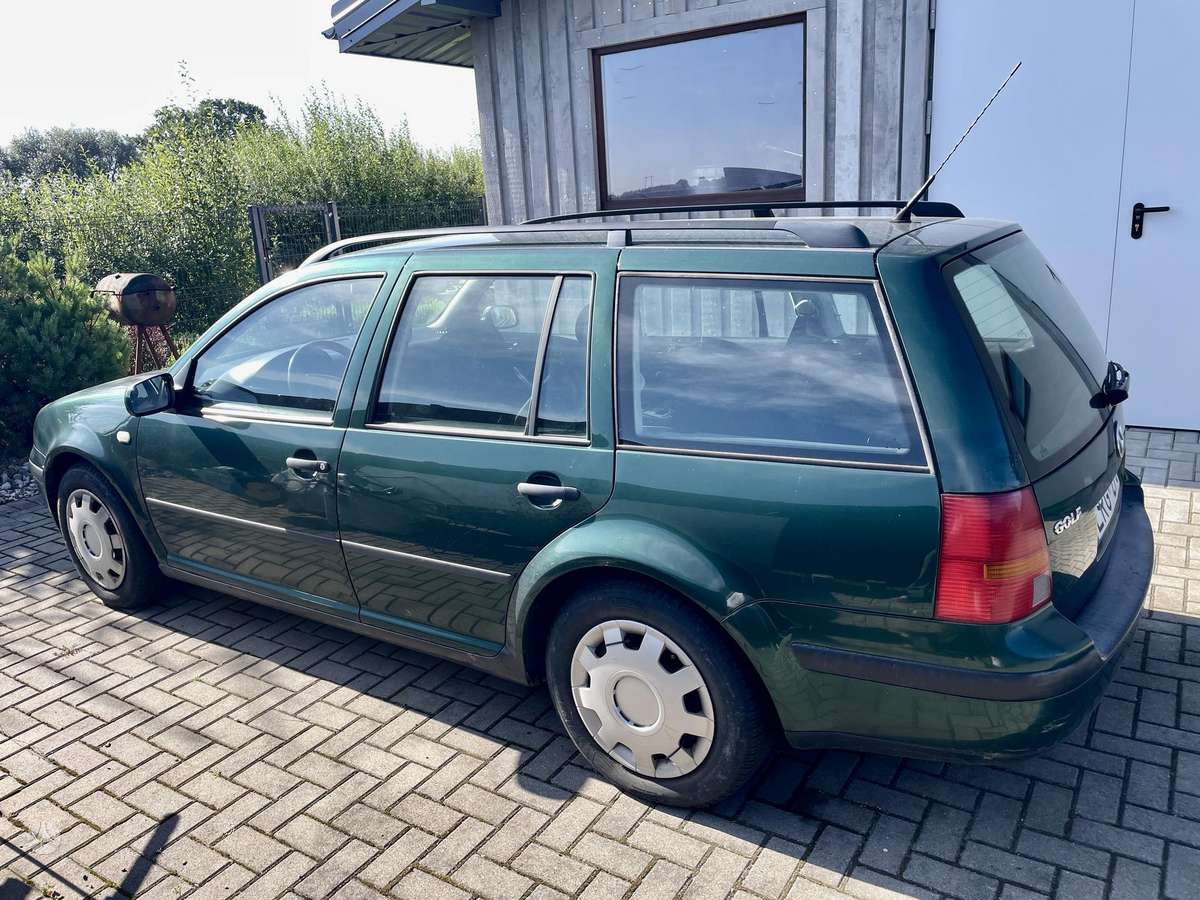 Volkswagen Golf - 5