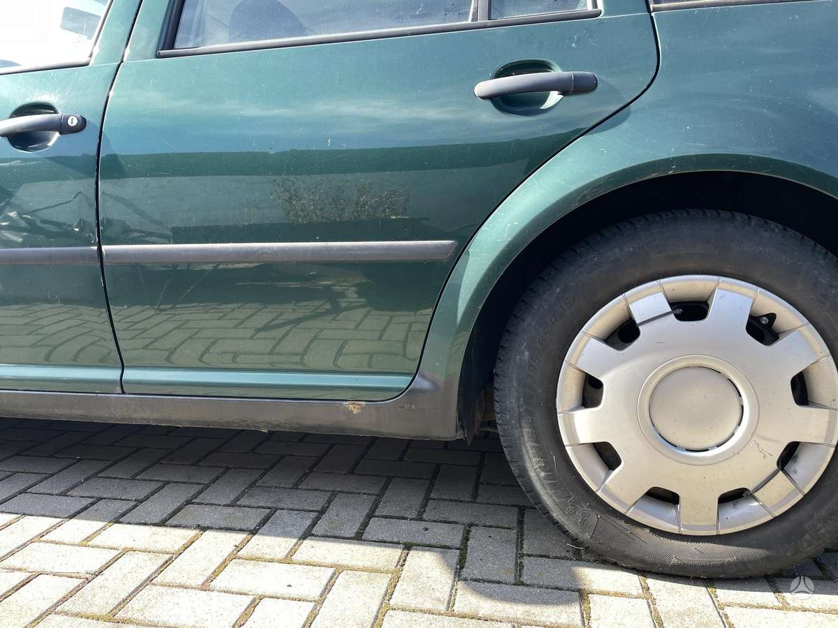 Volkswagen Golf - 6