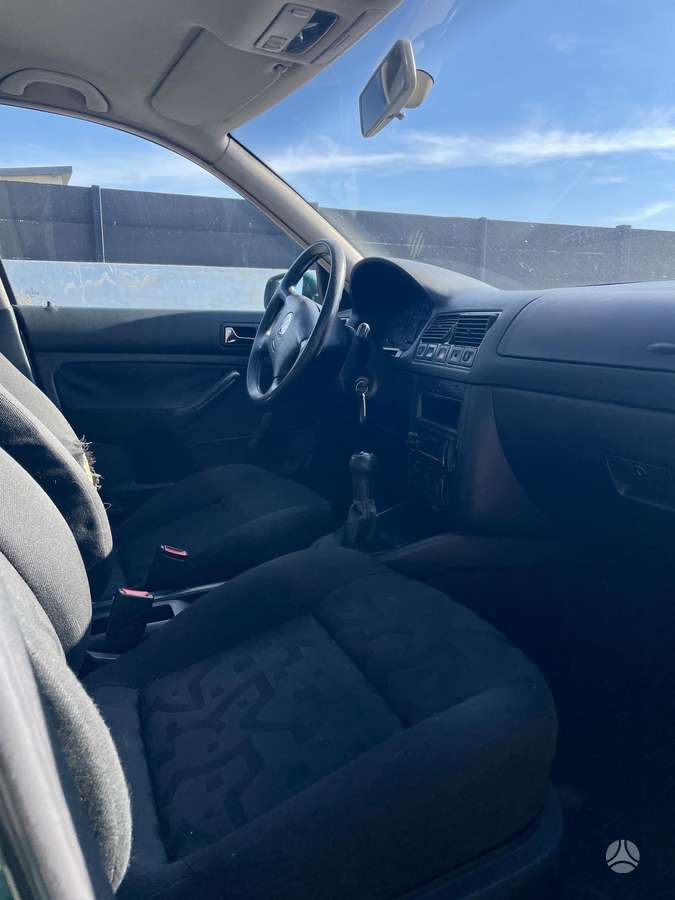 Volkswagen Golf - 12