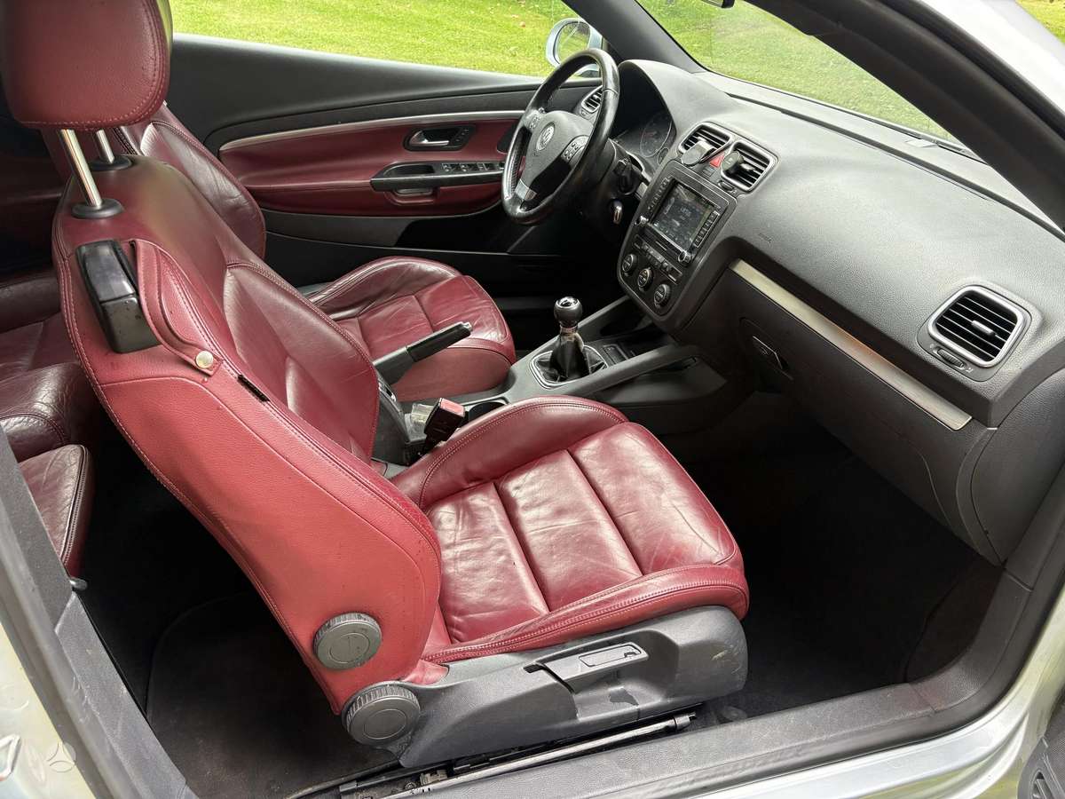 Volkswagen Eos, 2.0 l., convertible