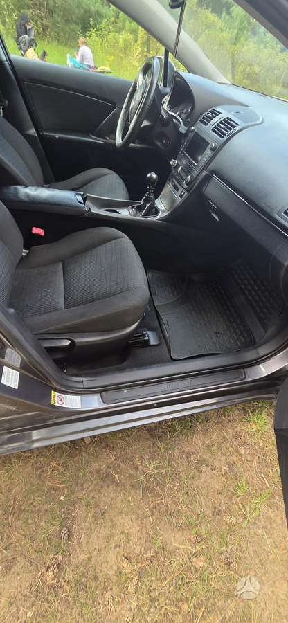 Toyota Avensis - 12