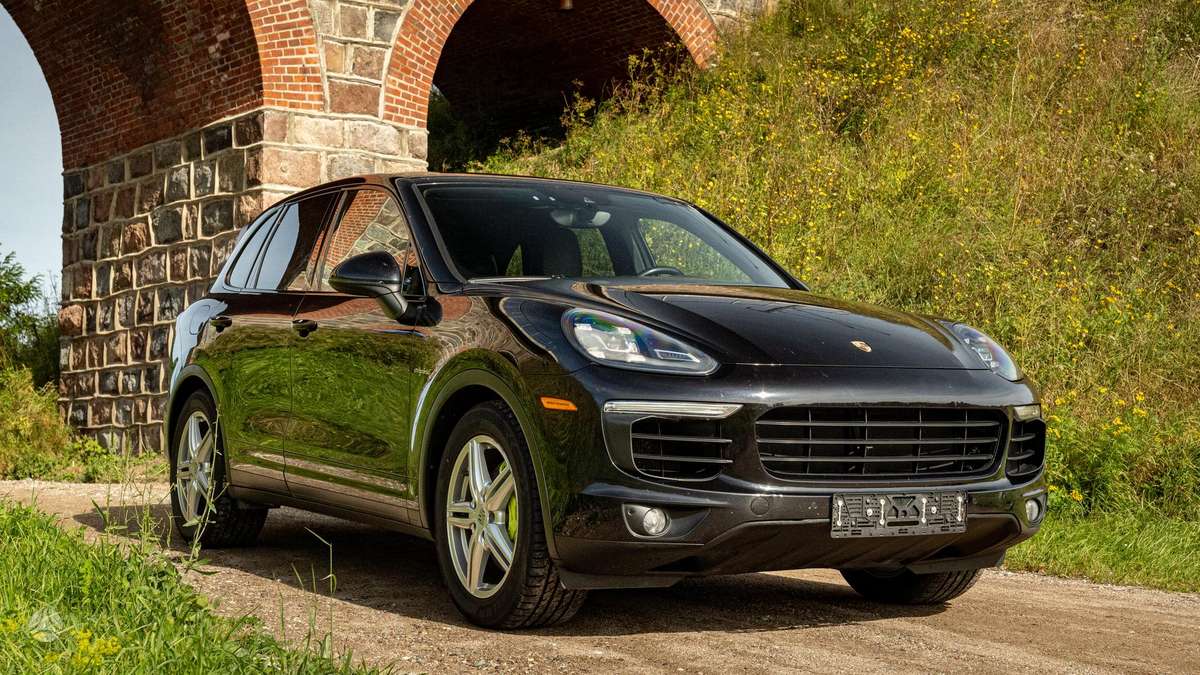 Porsche Cayenne - 2