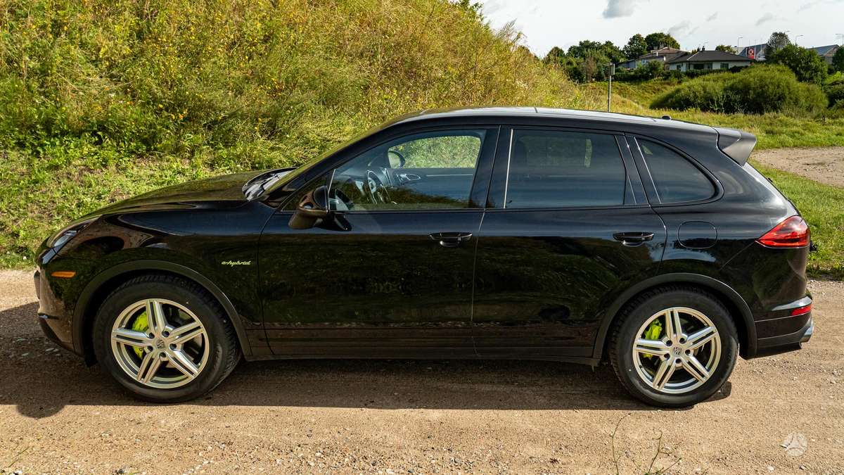 Porsche Cayenne - 5