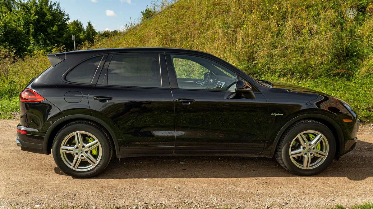 Porsche Cayenne - 6