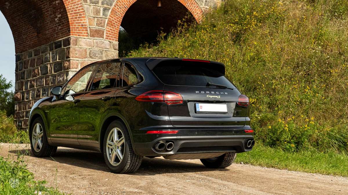 Porsche Cayenne - 8