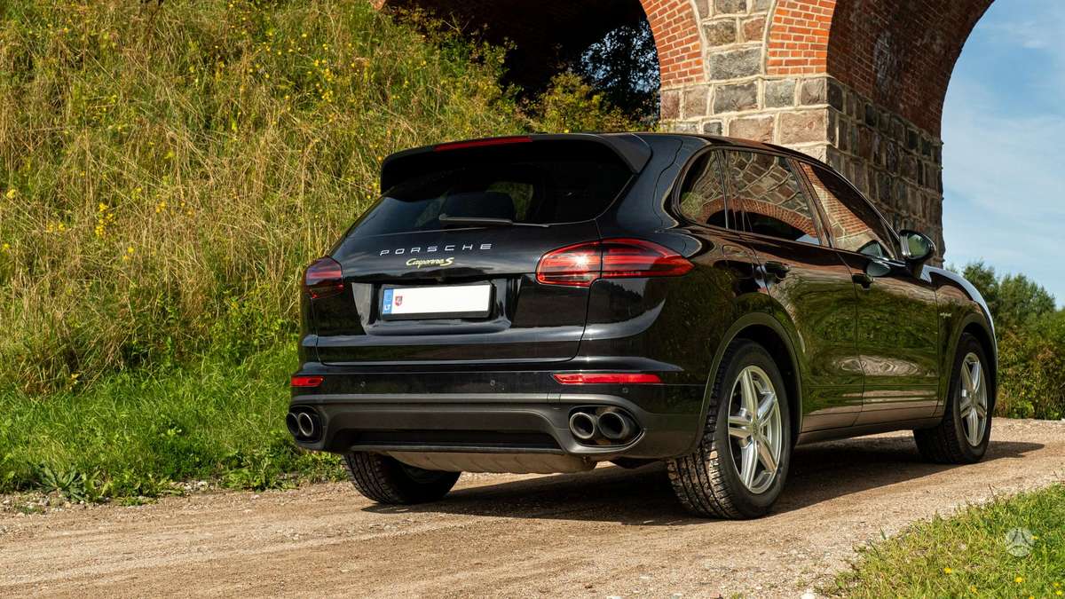 Porsche Cayenne - 9