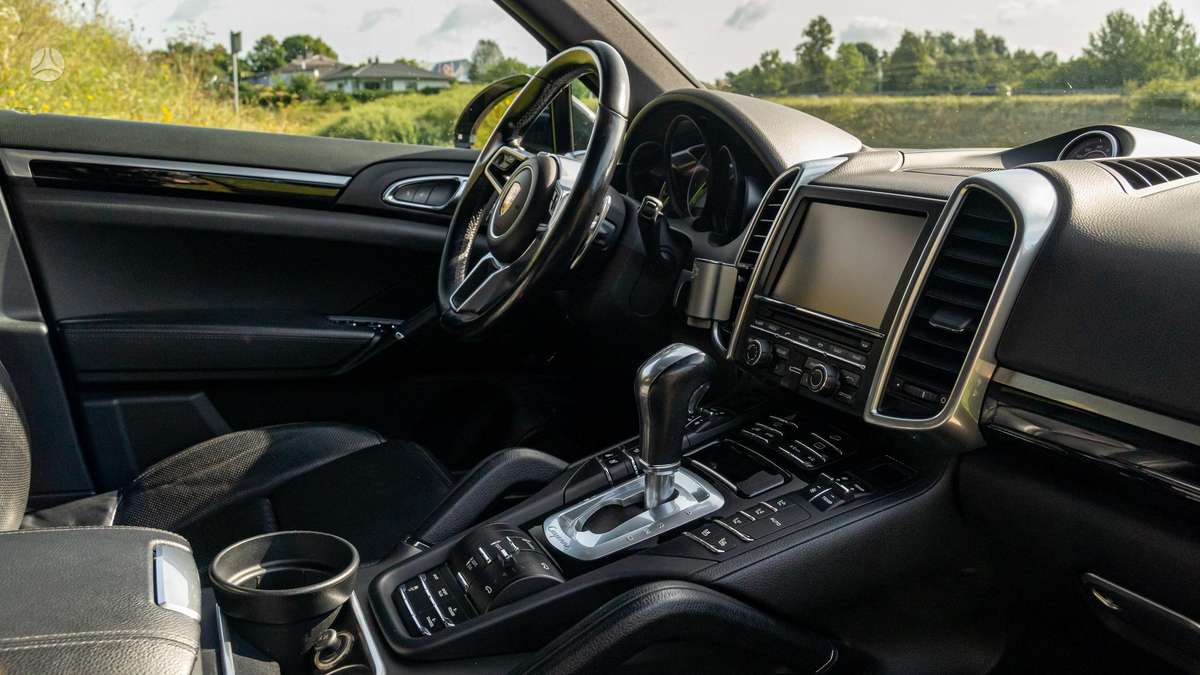 Porsche Cayenne - 10