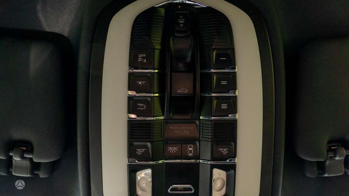 Porsche Cayenne - 11