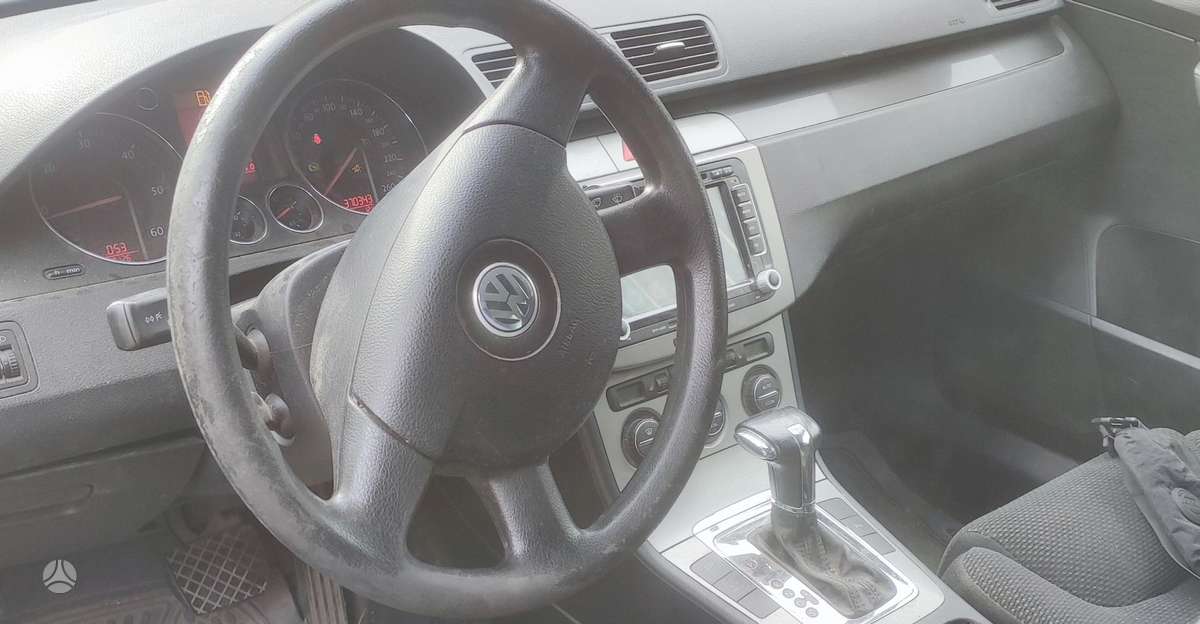 Volkswagen Passat - 5