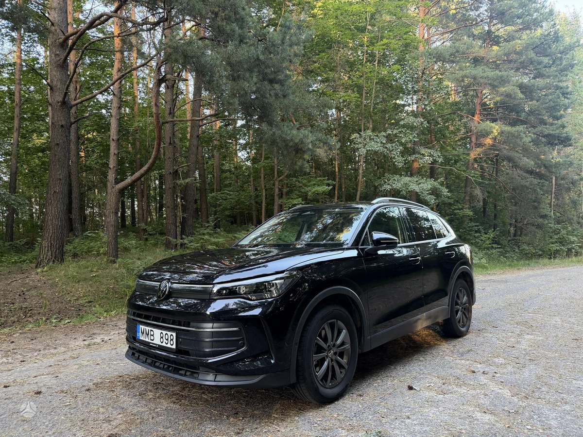 Volkswagen Tiguan - 1