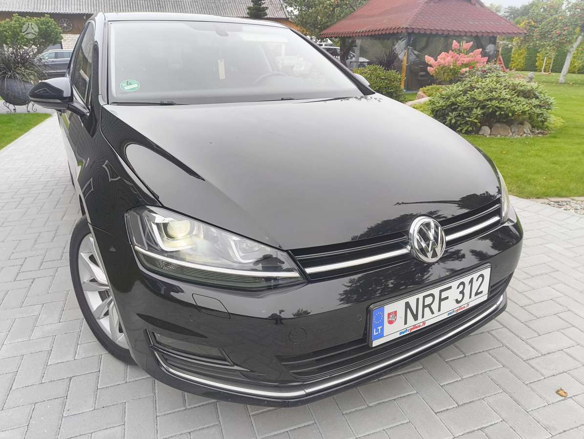 Volkswagen Golf - 1
