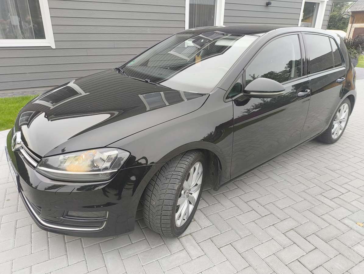 Volkswagen Golf - 10