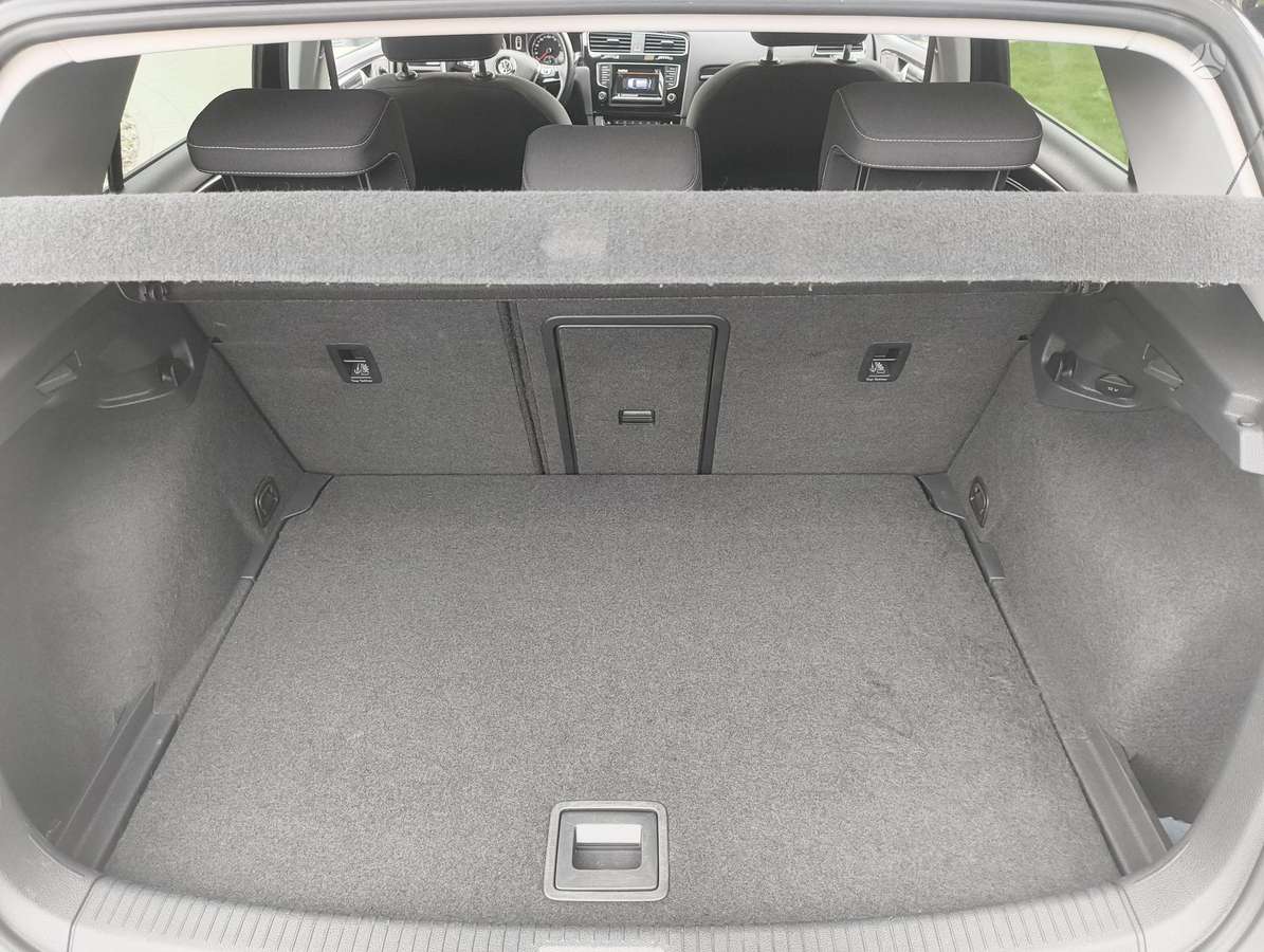 Volkswagen Golf - 11