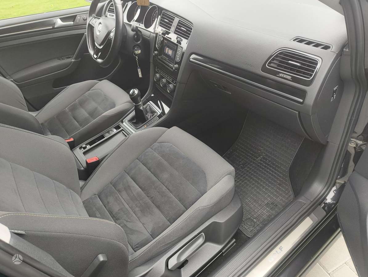 Volkswagen Golf - 12