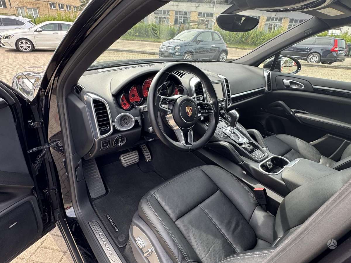 Porsche Cayenne - 11