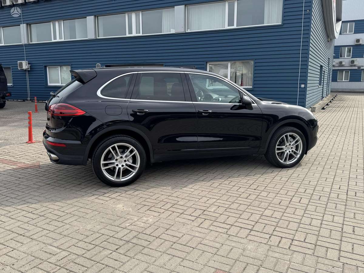 Porsche Cayenne - 7